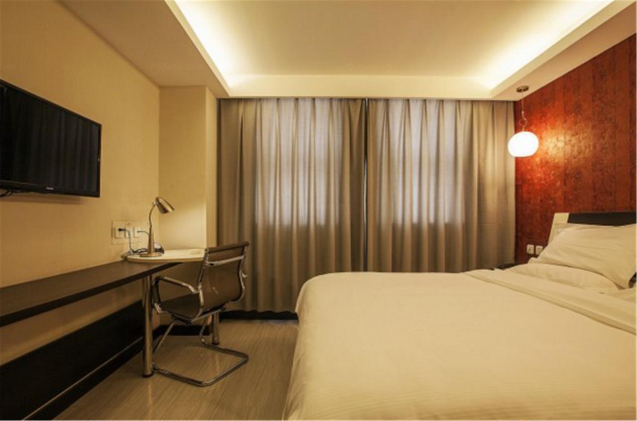 Fairyland Hotel Shanghai New International Exihibition Centre South Yanggao Road Metro Station เซี่ยงไฮ้ ภายนอก รูปภาพ